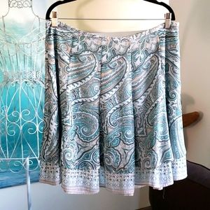 White House Black Market mint sea foam paisley layered skirt Size 14